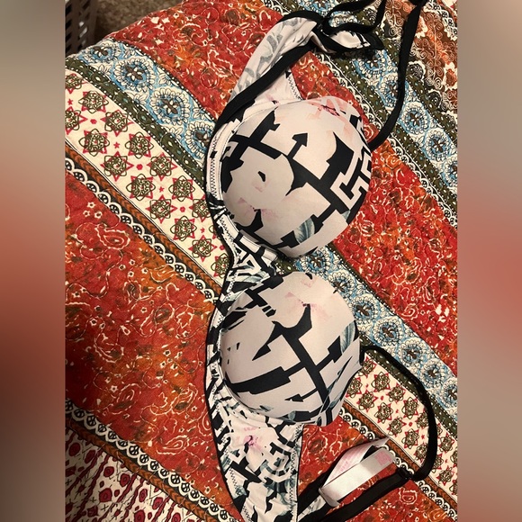 pink bra - Picture 1 of 4